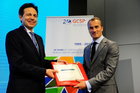 From left to right: Ambassador Christian Dussey, Director, GCSP; ITC alumnus, Lieutenant Colonel Flavien Lanet, French Ministry of Defence